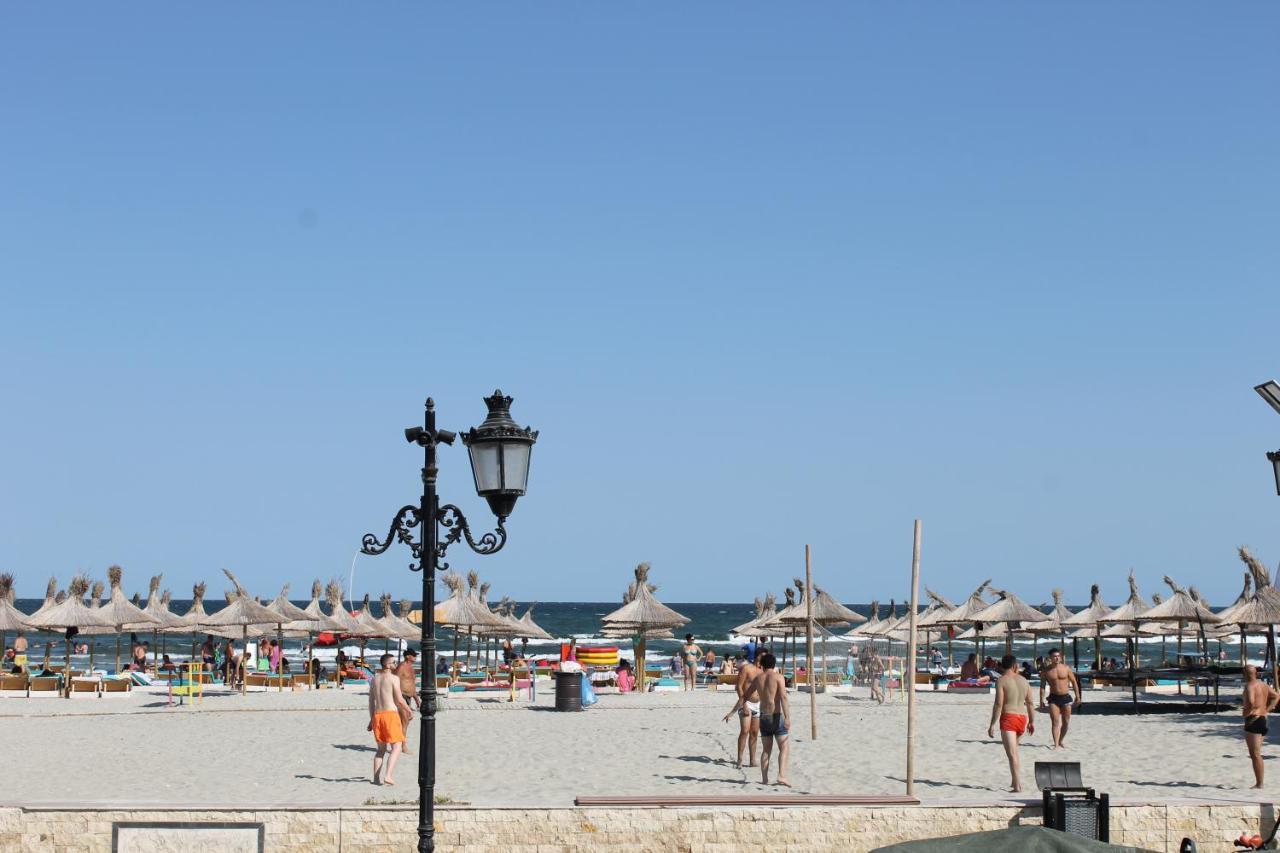 On Beach-Mamaia Residence นาโวดาริ ภายนอก รูปภาพ