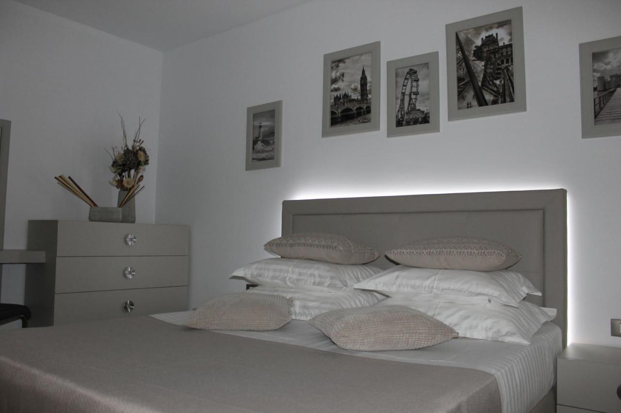 On Beach-Mamaia Residence นาโวดาริ ภายนอก รูปภาพ