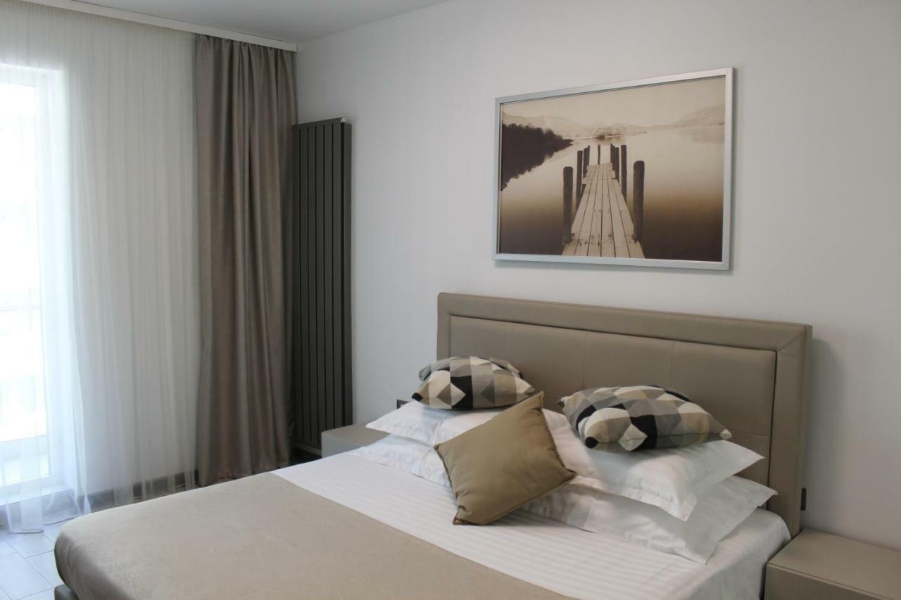 On Beach-Mamaia Residence นาโวดาริ ภายนอก รูปภาพ