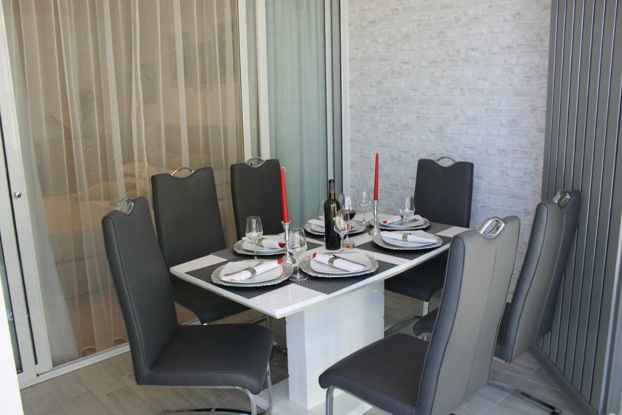 On Beach-Mamaia Residence นาโวดาริ ภายนอก รูปภาพ